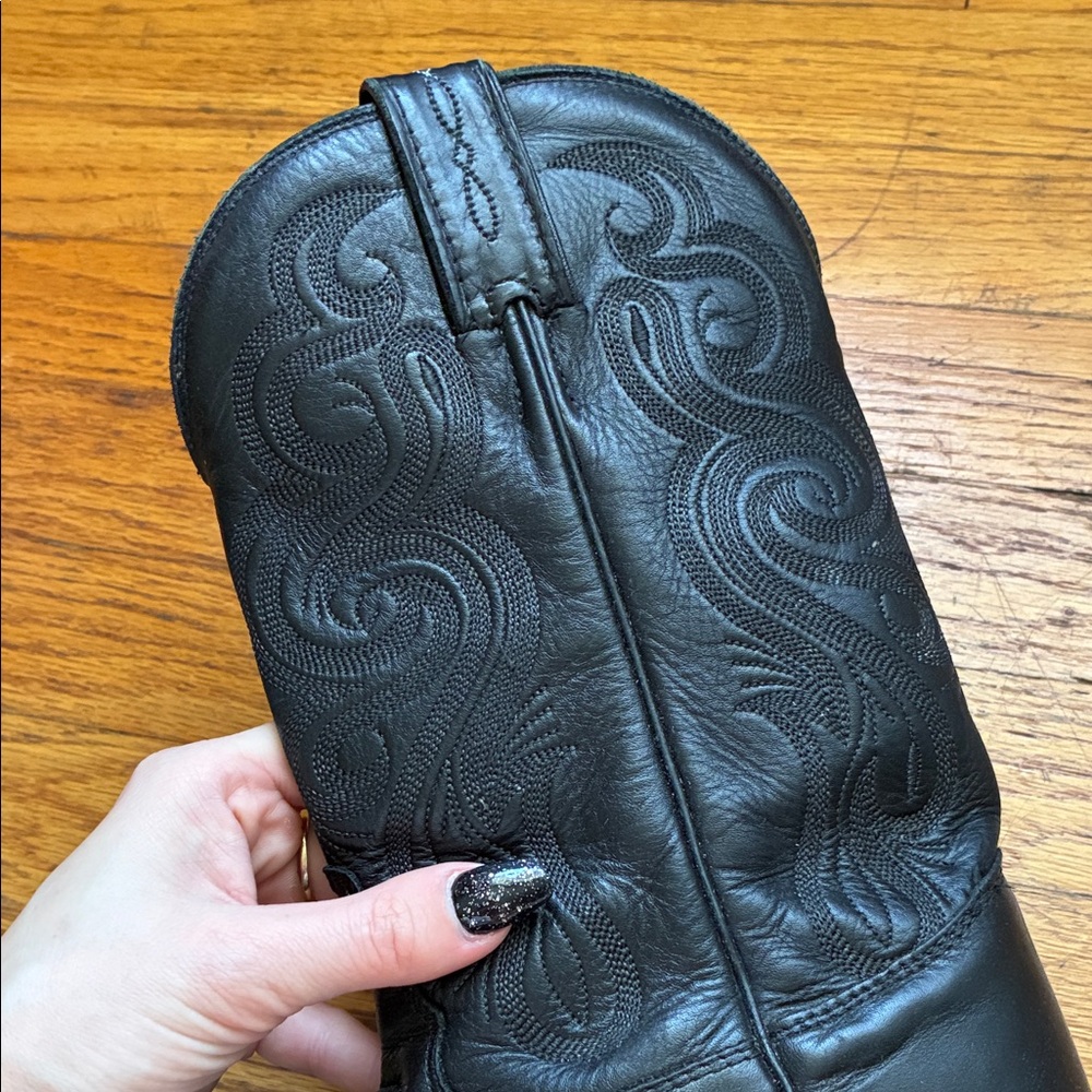 Like new! Tony Lama Women’s Black Genuine Leather Cowboy Cowgirl Boots